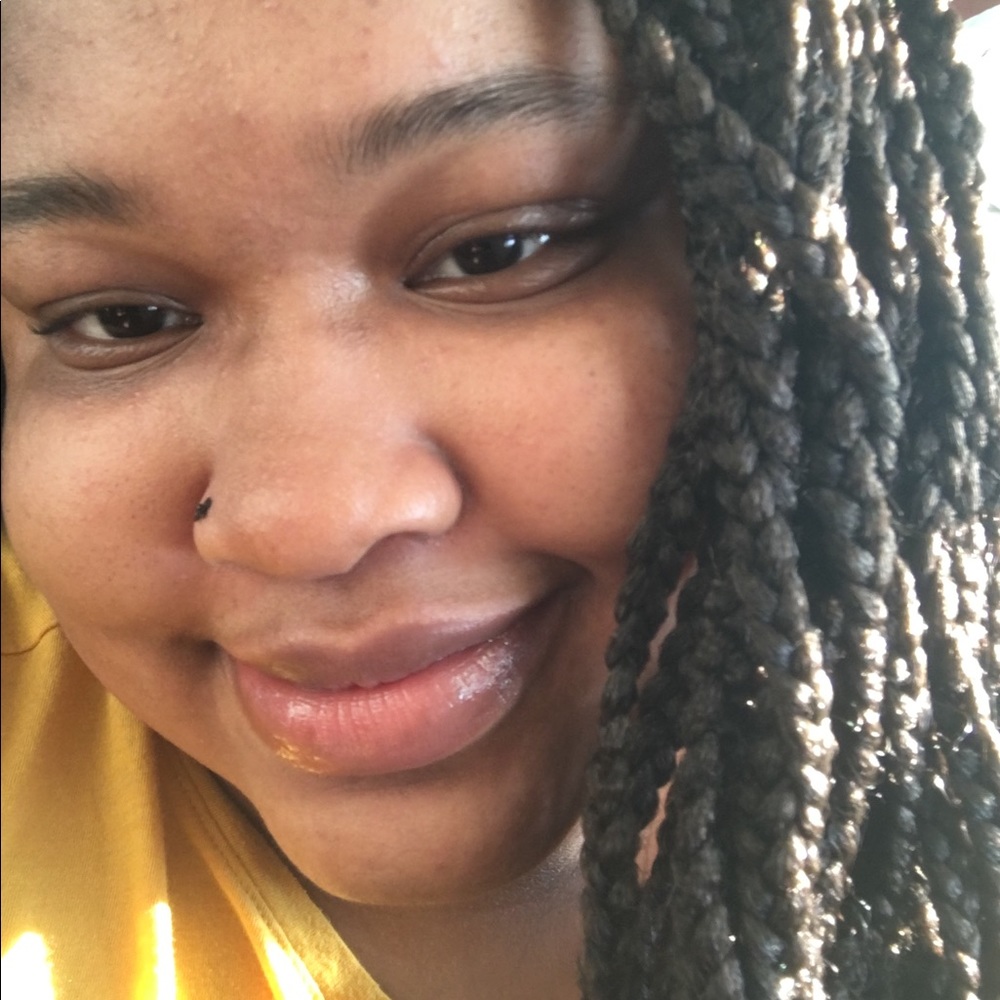 Meet your Posher, Lyiah